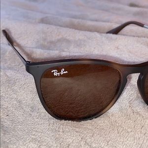 authentic ray bans in great condition w/ case